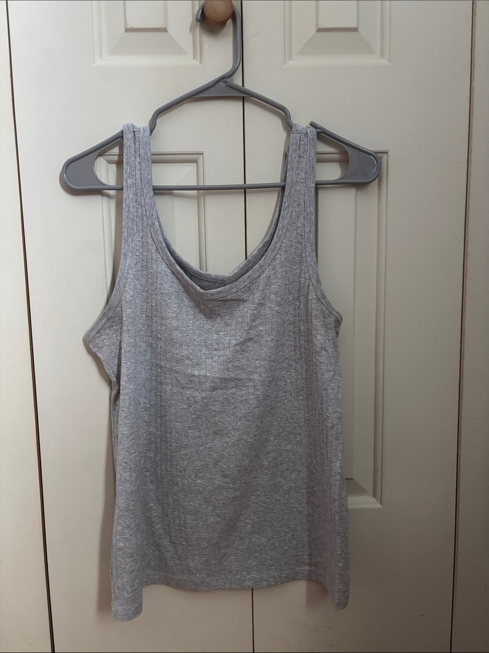 American Eagle Outfitters Light Gray Scoop Neck Tank